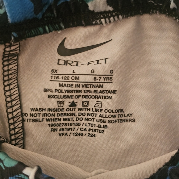 Nike Blue and Green Matching Set with Botanical Leggings - Picture 14 of 14